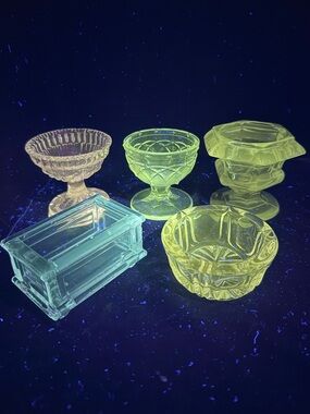 MCM Vintage UV Reactive Salt Pinch Lot Of Five - EAPG Clear Glass